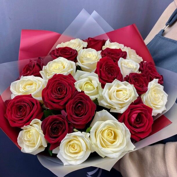 Exquisite bouquet of red and white roses